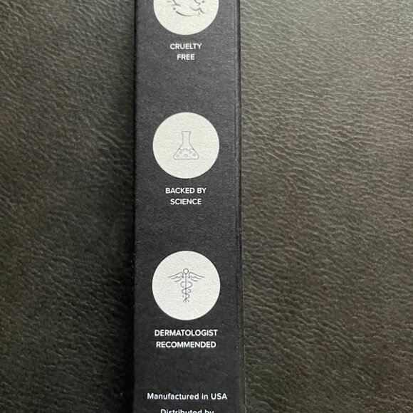 DRMTLGY Lip Silk SPF 40 - Tinted Lip Oil - Picture 3 of 4